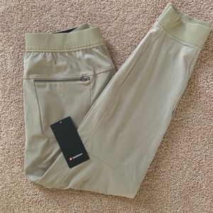 Lululemon ABC Joggers 31” Near New with tags*